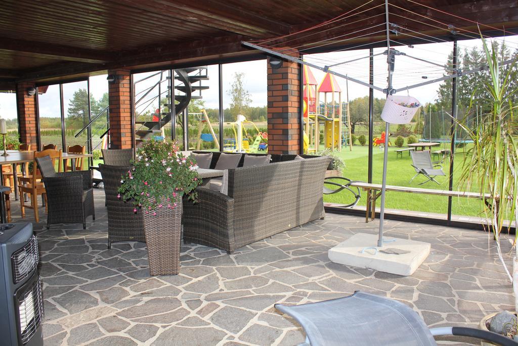 Krapi Guesthouse Treimani 外观 照片